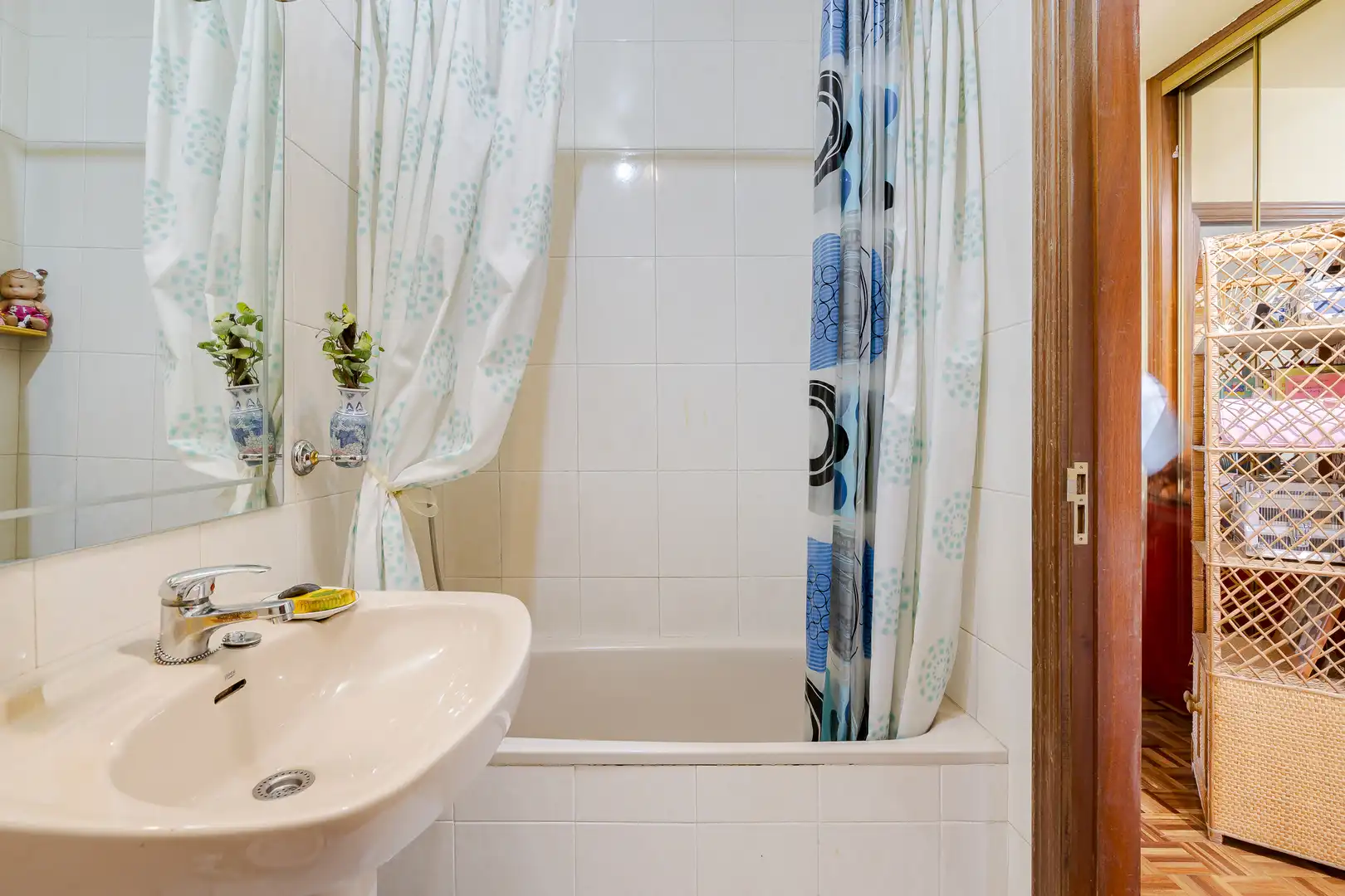 Badezimmer von Wohnung zum Verkauf in Madrid mit Privatgarten, Terrasse und Balkon
