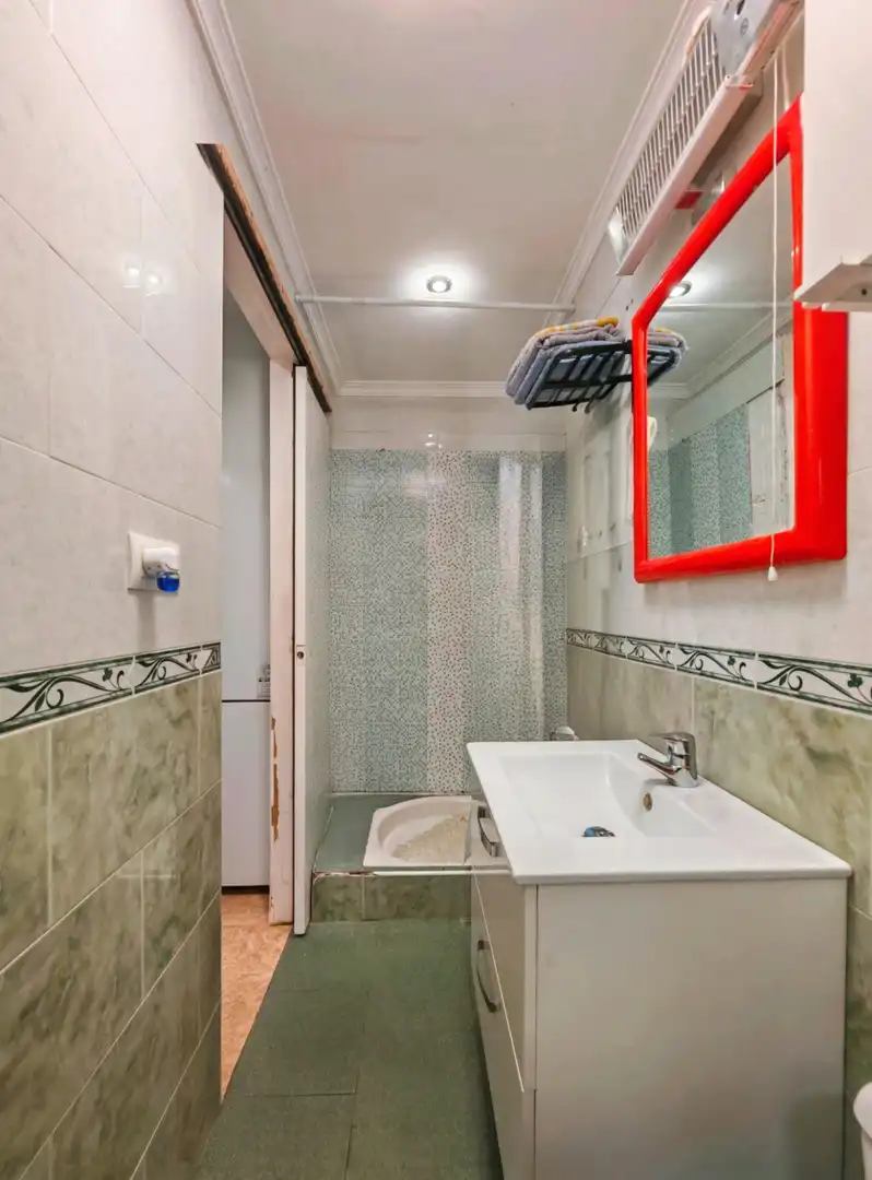 Bathroom of Flat for sale in Cádiz  with Air Conditioner and Terrace