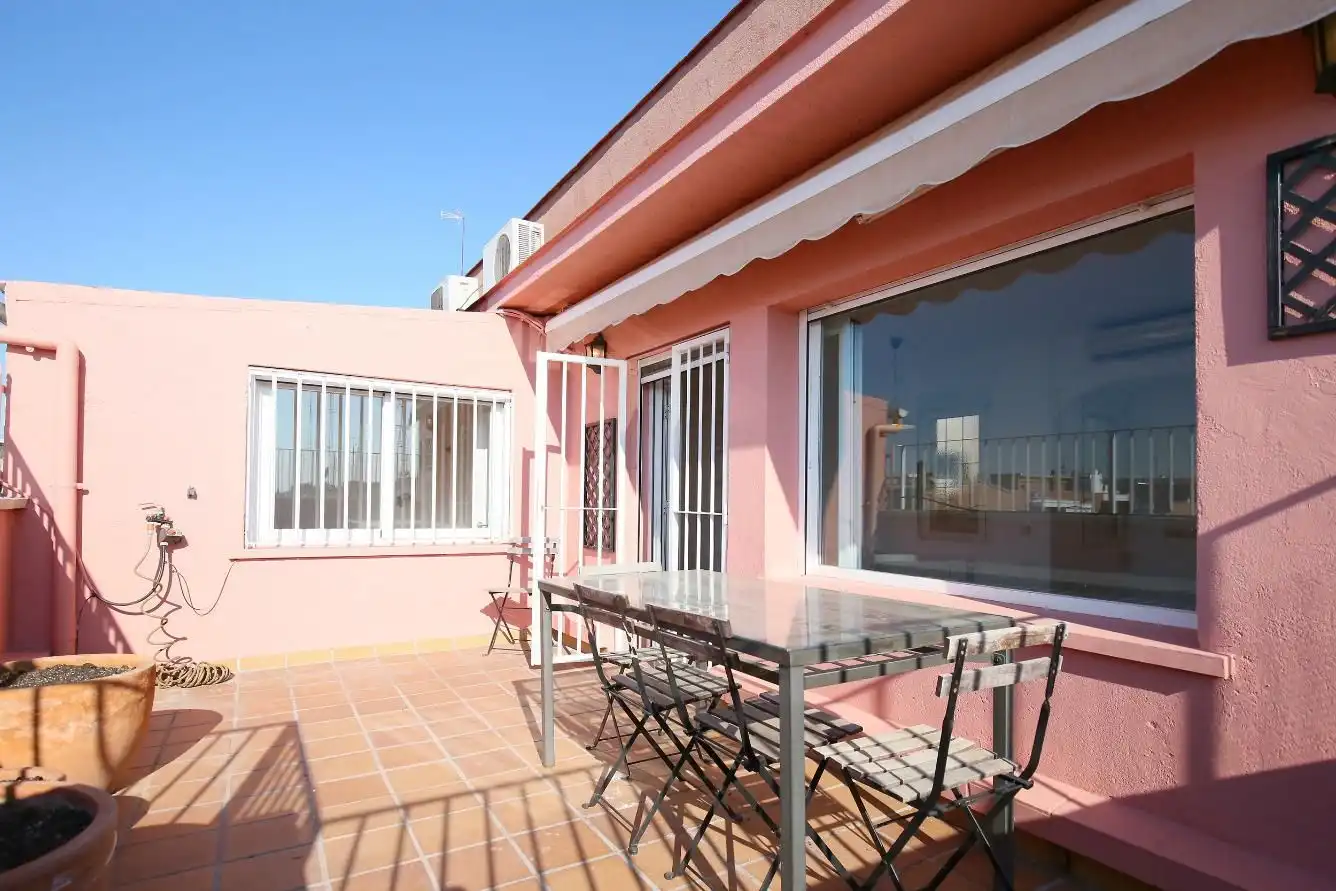 Attic for rent in Calle de Sánchez Pacheco, 37, Ciudad Jardín