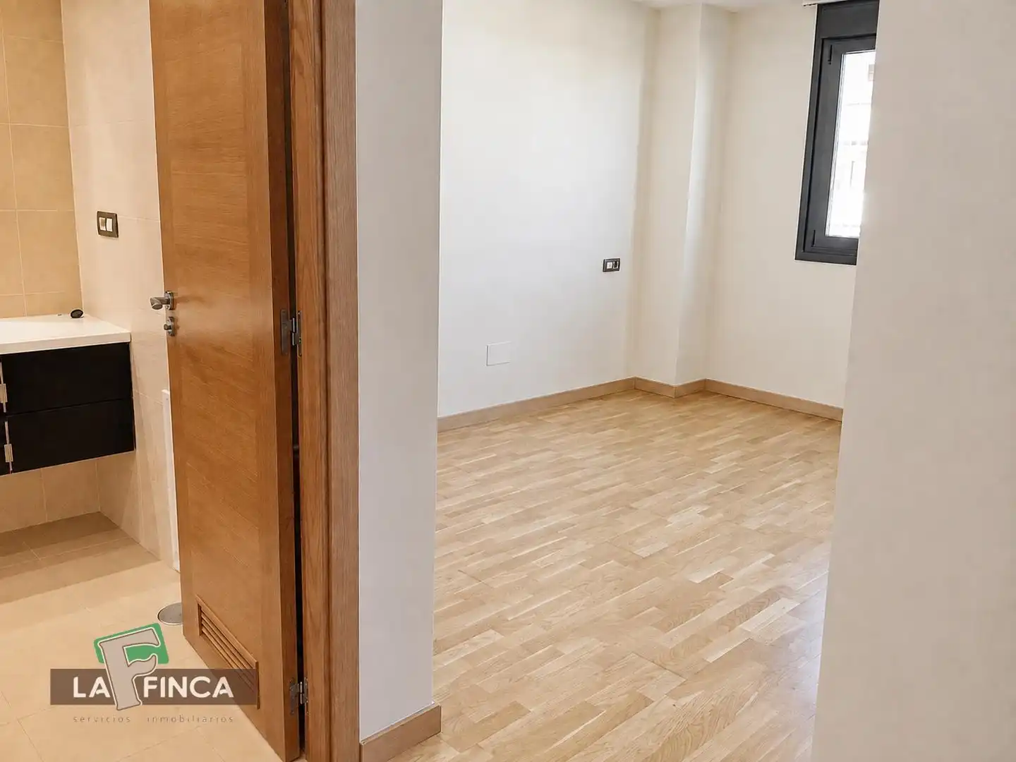 Schlafzimmer von Wohnung zum Verkauf in Oviedo  mit Heizung, Terrasse und Abstellraum