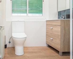 Bathroom of Apartment to share in  Zaragoza Capital  with Heating, Furnished and Washing machine