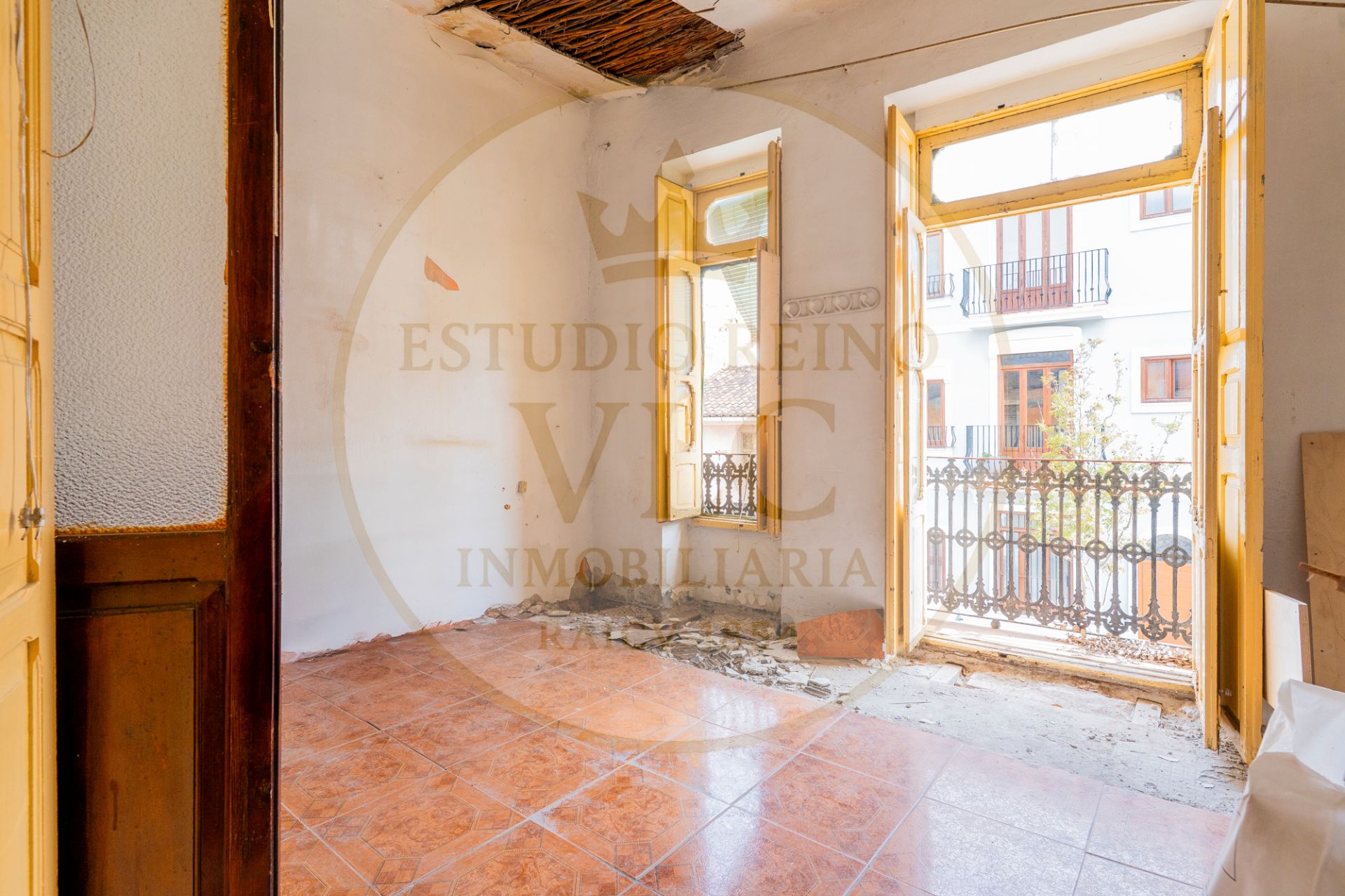 Apartment for sale in  Valencia Capital  with Terrace, Balcony and Alarm