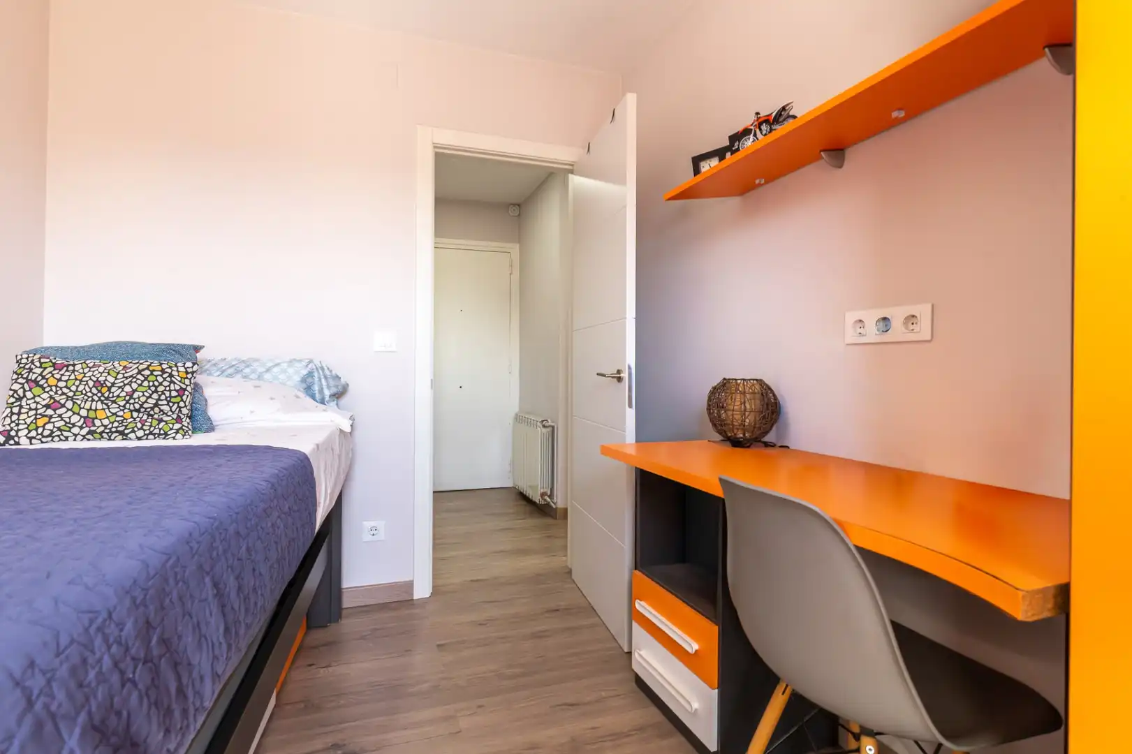 Habitación de Ático en venta en Rubí con Aire acondicionado, Calefacción y Terraza
