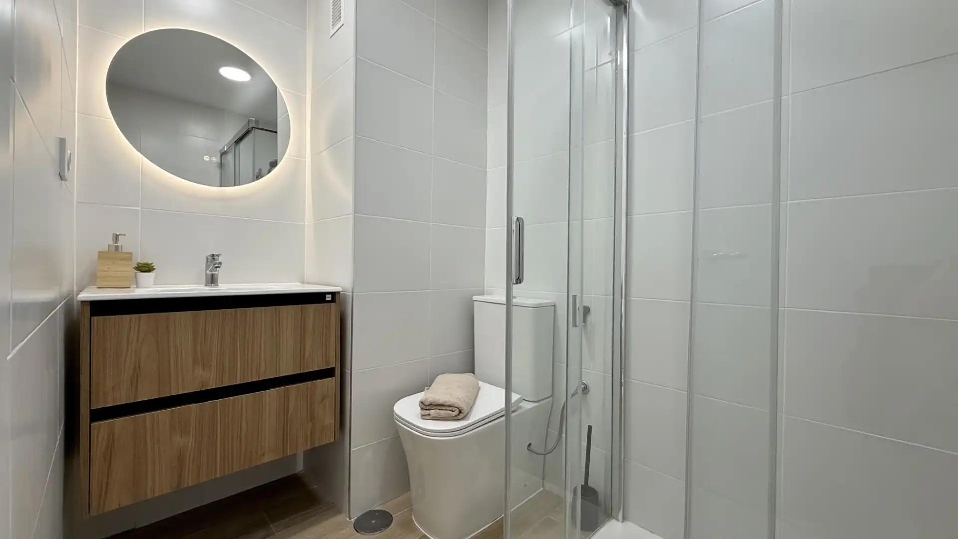 Bathroom of Flat for sale in Alcobendas  with Heating, Terrace and Furnished
