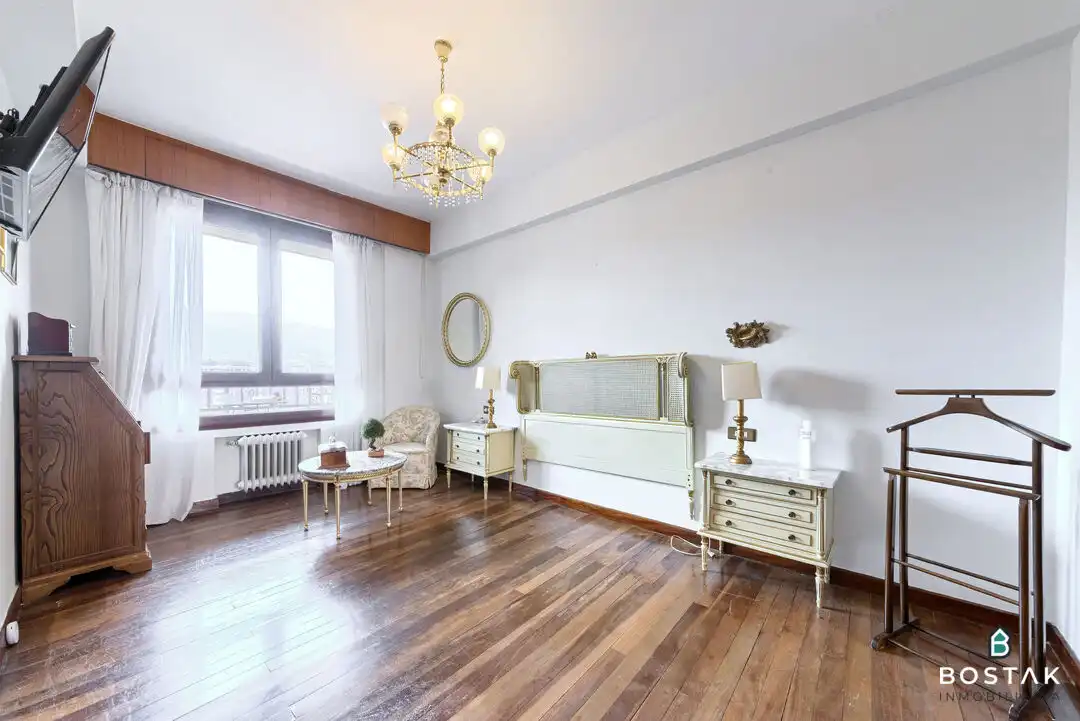Schlafzimmer von Wohnung zum Verkauf in Bilbao  mit Heizung, Terrasse und Möbliert