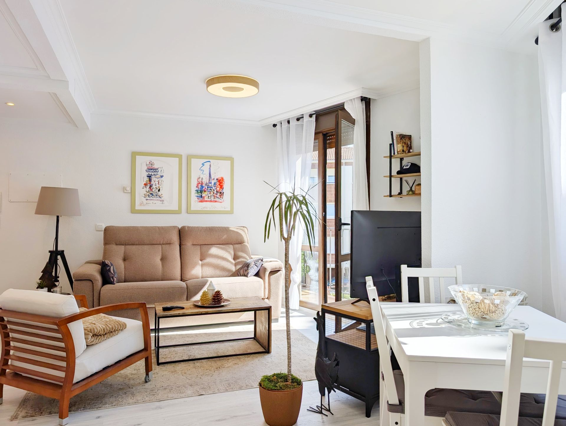 Sala d'estar de Apartament en venda en Ezcaray amb Calefacció, Terrassa i Moblat