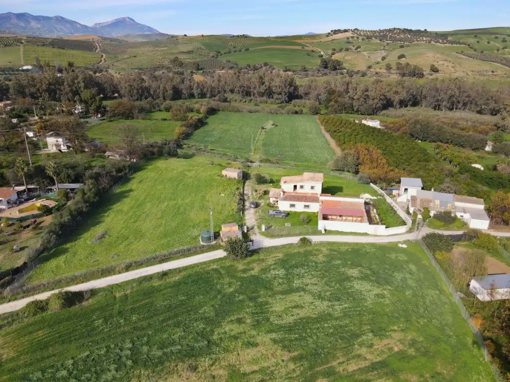 Finca rústica en venta en Coín con Jardín privado