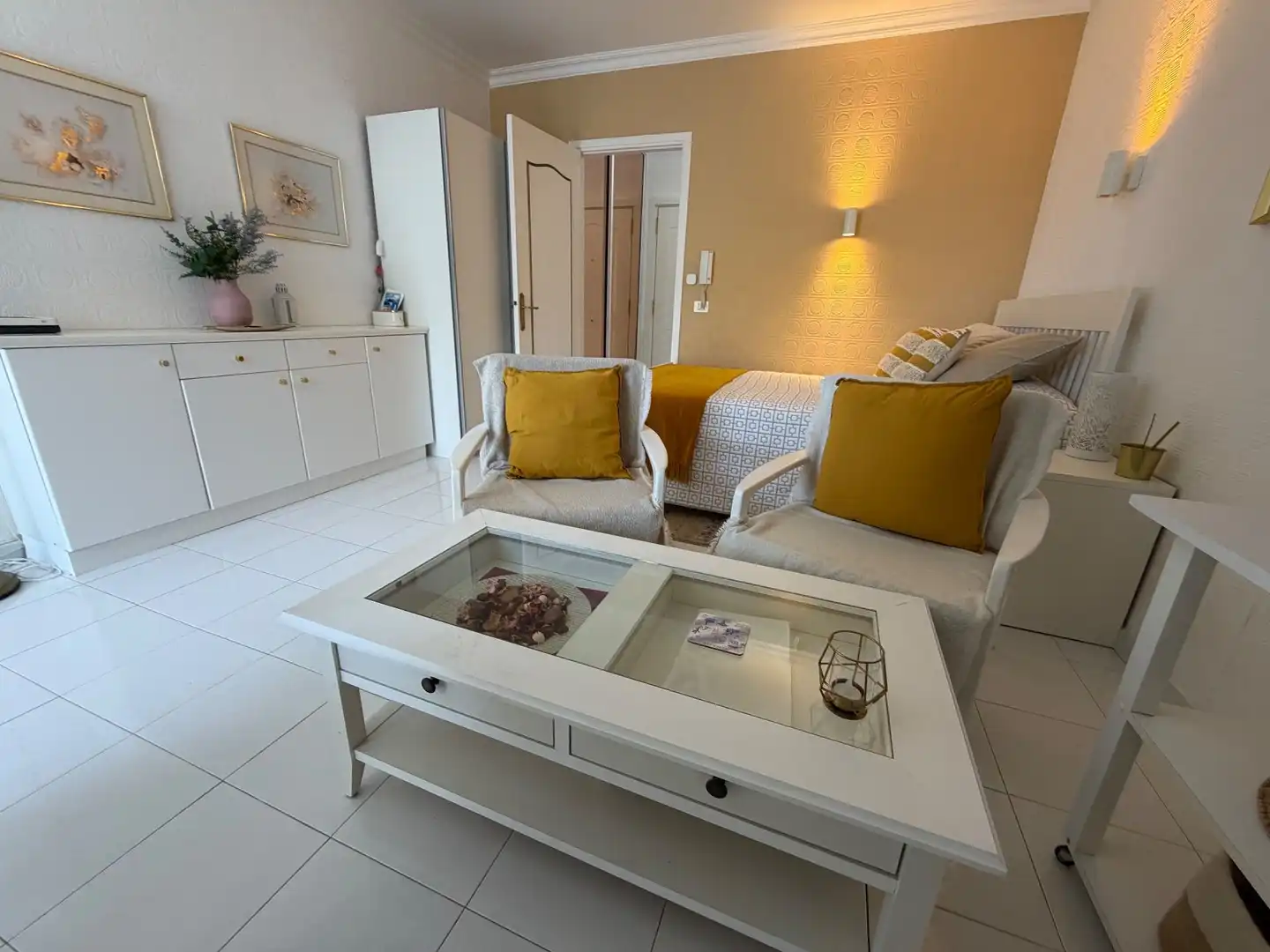 Sala d'estar de Estudi en venda en Puerto de la Cruz amb Moblat