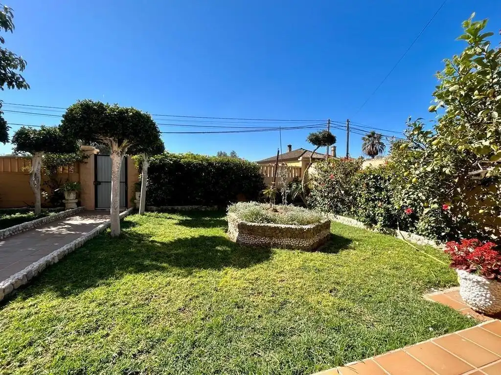 Jardín de Casa o chalet en venta en Chiclana de la Frontera con Jardín privado, Terraza y Trastero