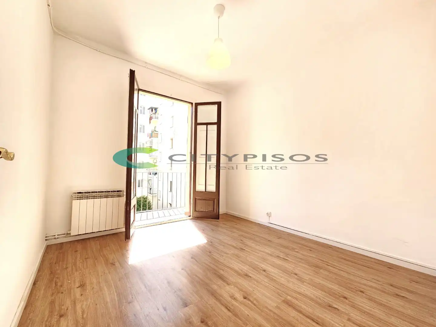 Bedroom of Flat for sale in Barcelona  with Heating, Parquet flooring and Oven