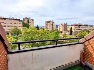 Vista exterior de Casa o xalet en venda en Alcalá de Henares amb Calefacció, Jardí privat i Terrassa