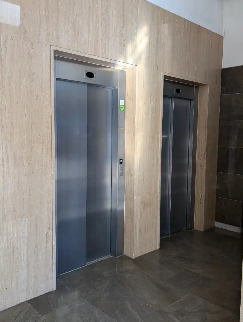 Oficina de alquiler en Acueducto, 24, La Motilla - Fuente del Rey