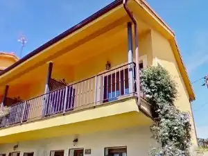 Vista exterior de Casa o xalet en venda en Cudillero amb Aire condicionat, Calefacció i Jardí privat