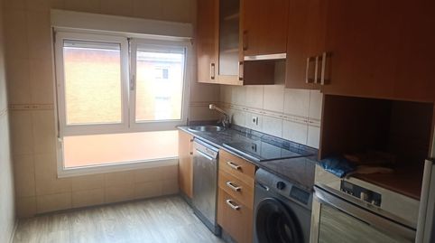 Foto 4 de Piso en venta en Calle Guipúzcoa, Pumarín, Gijón