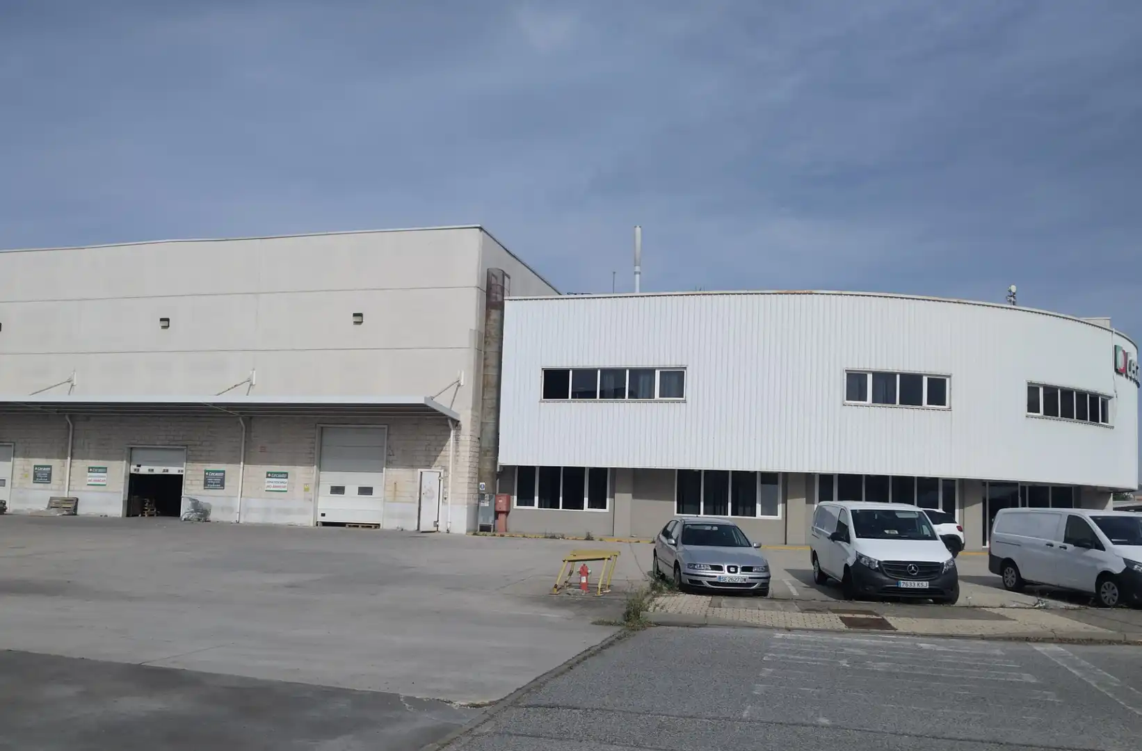 Industriegebäude zur Miete in Calle Puente Genil 51