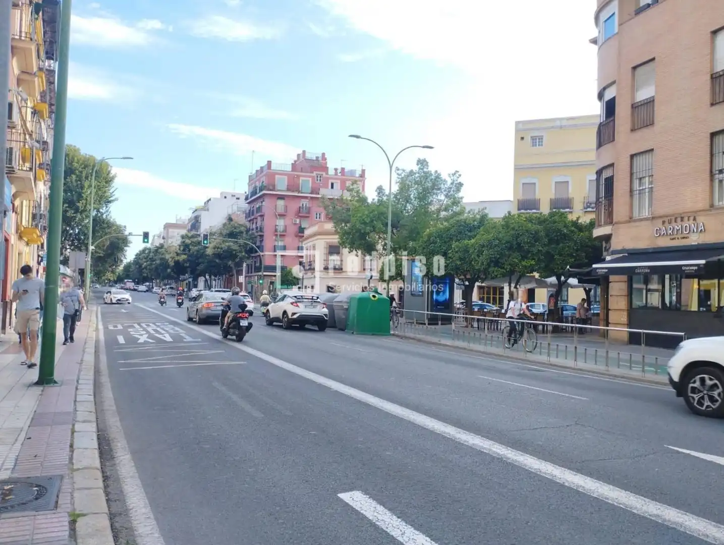 Vista exterior de Pis de lloguer en Sevilla amb Aire condicionat, Terrassa i Moblat