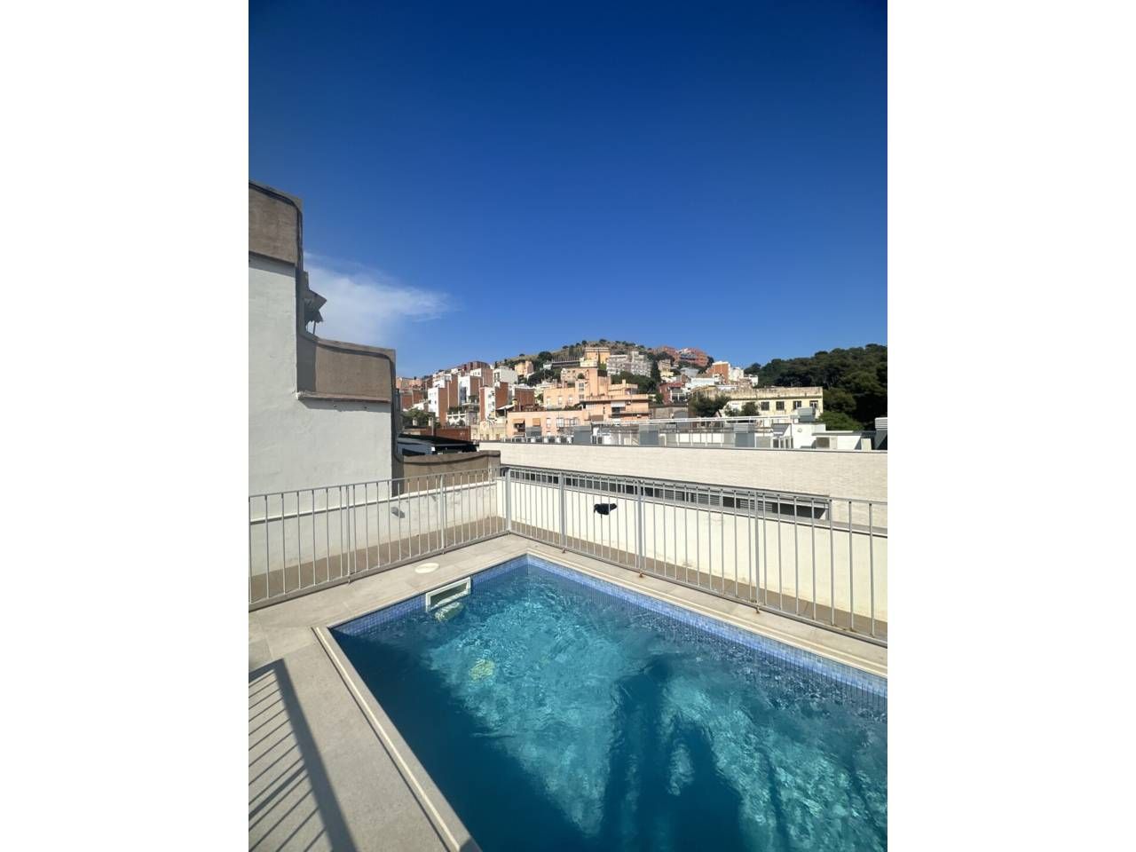 Swimming pool of Duplex for sale in  Barcelona Capital  with Air Conditioner, Heating and Parquet flooring