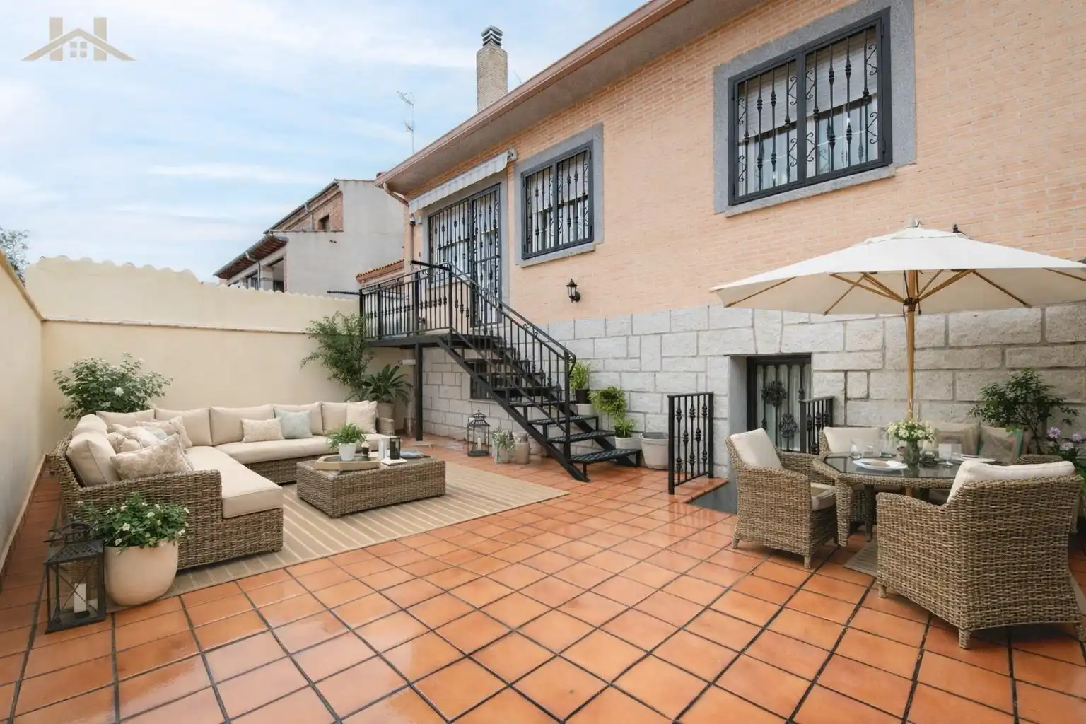 Terraza de Casa adosada en venta en Navalcarnero con Aire acondicionado, Calefacción y Jardín privado