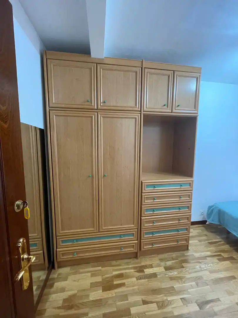 Dormitori de Casa o xalet per a compartir en Madrid amb Calefacció, Parquet i Moblat