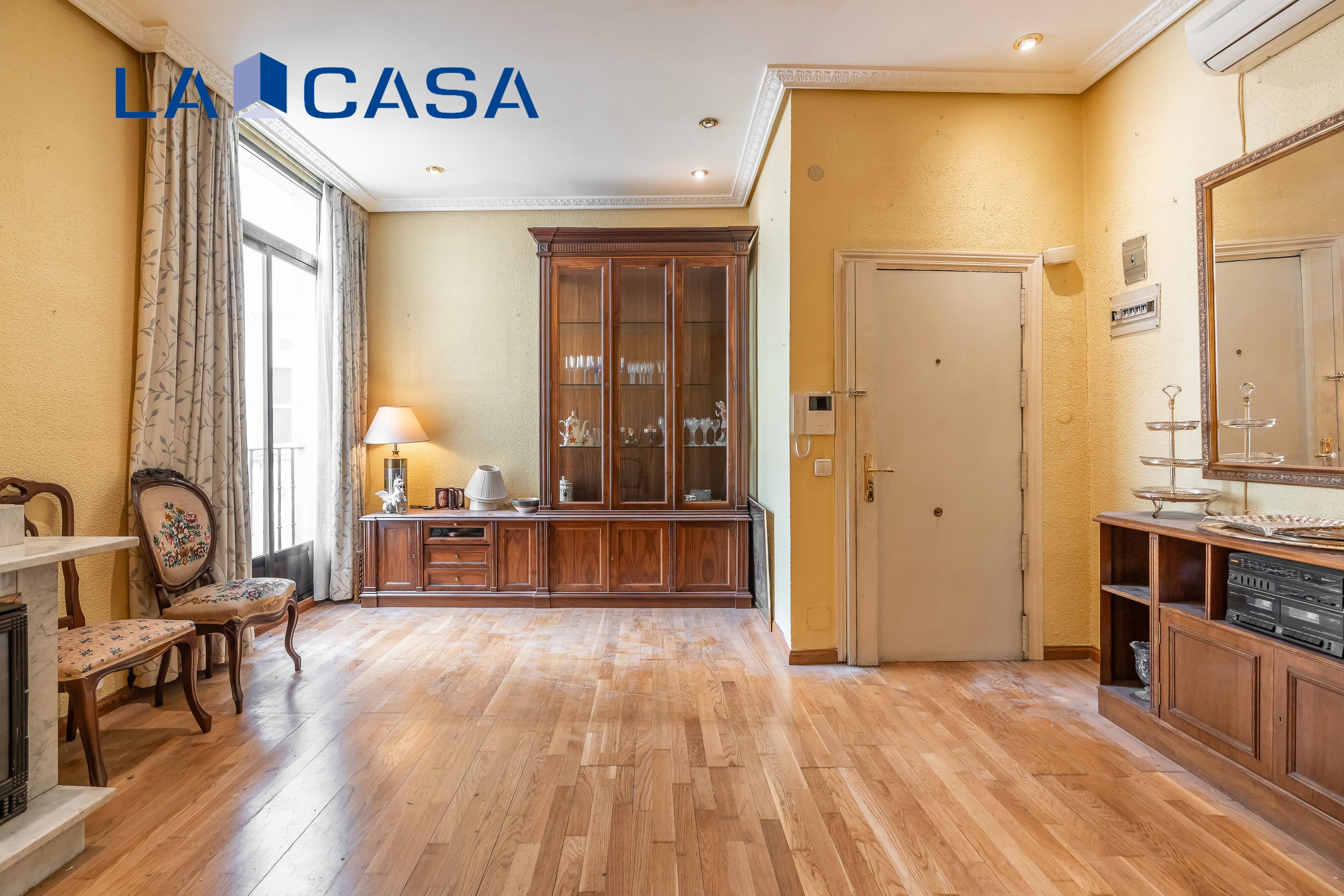 Exterior view of Flat for sale in  Madrid Capital  with Air Conditioner and Balcony