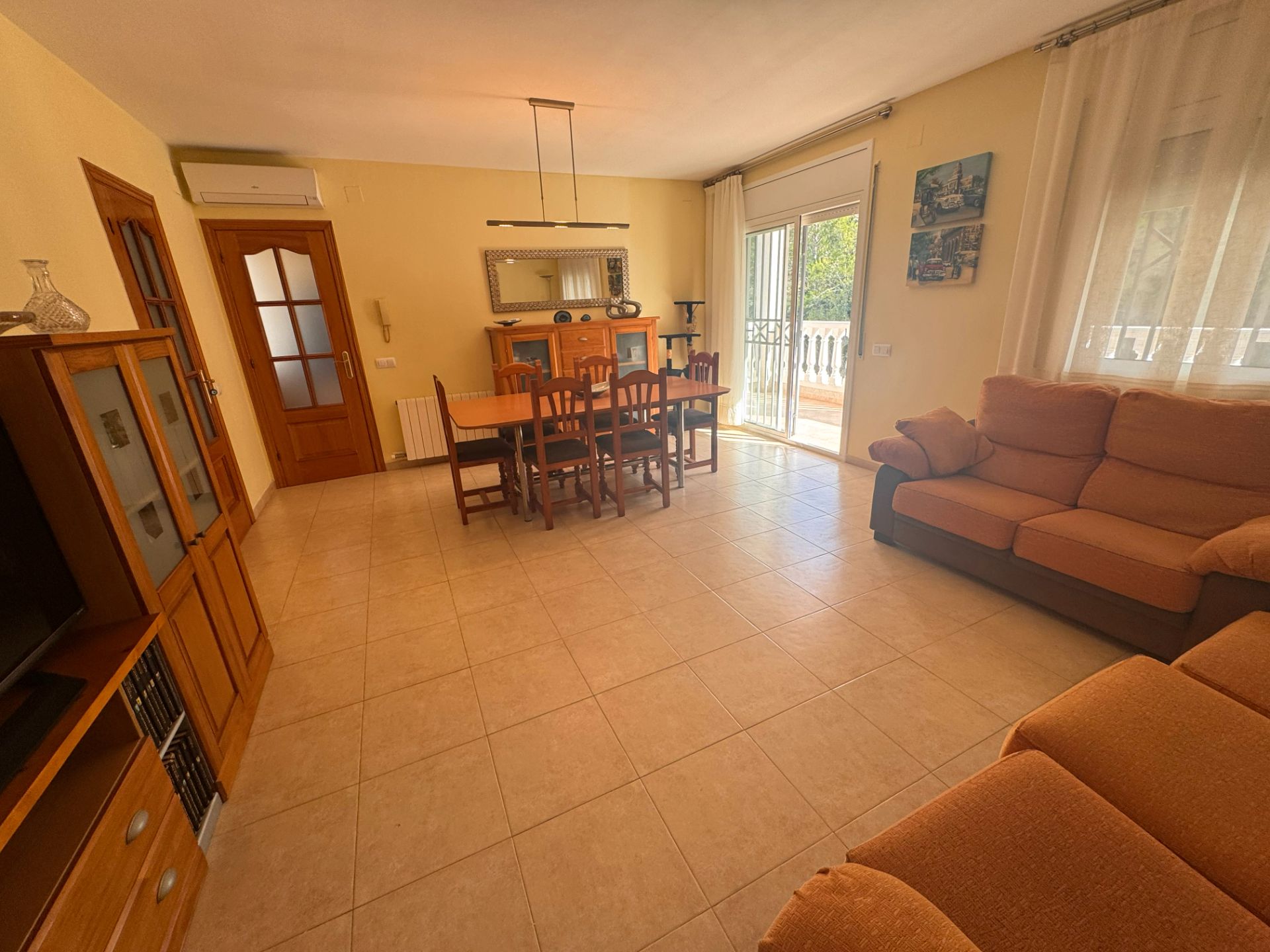 Menjador de Casa o xalet en venda en Calafell amb Aire condicionat, Calefacció i Jardí privat