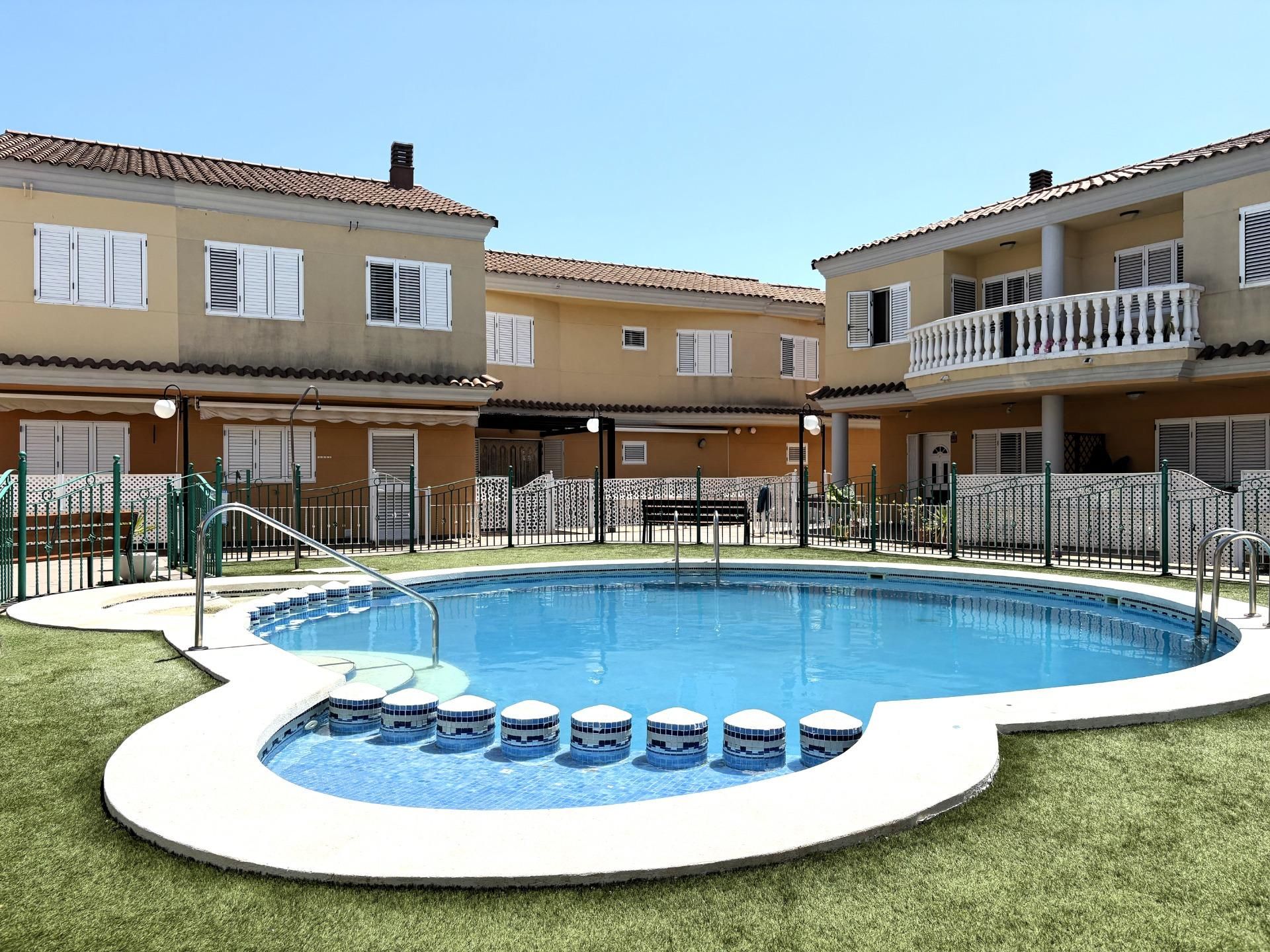 Piscina de Casa adosada en venda en Moncofa amb Calefacció, Terrassa i Balcó