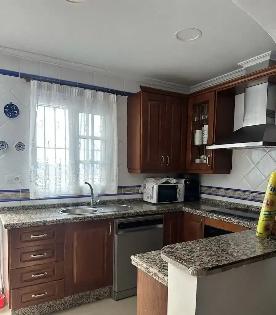 Cuina de Casa adosada en venda en  Sevilla Capital amb Aire condicionat i Balcó
