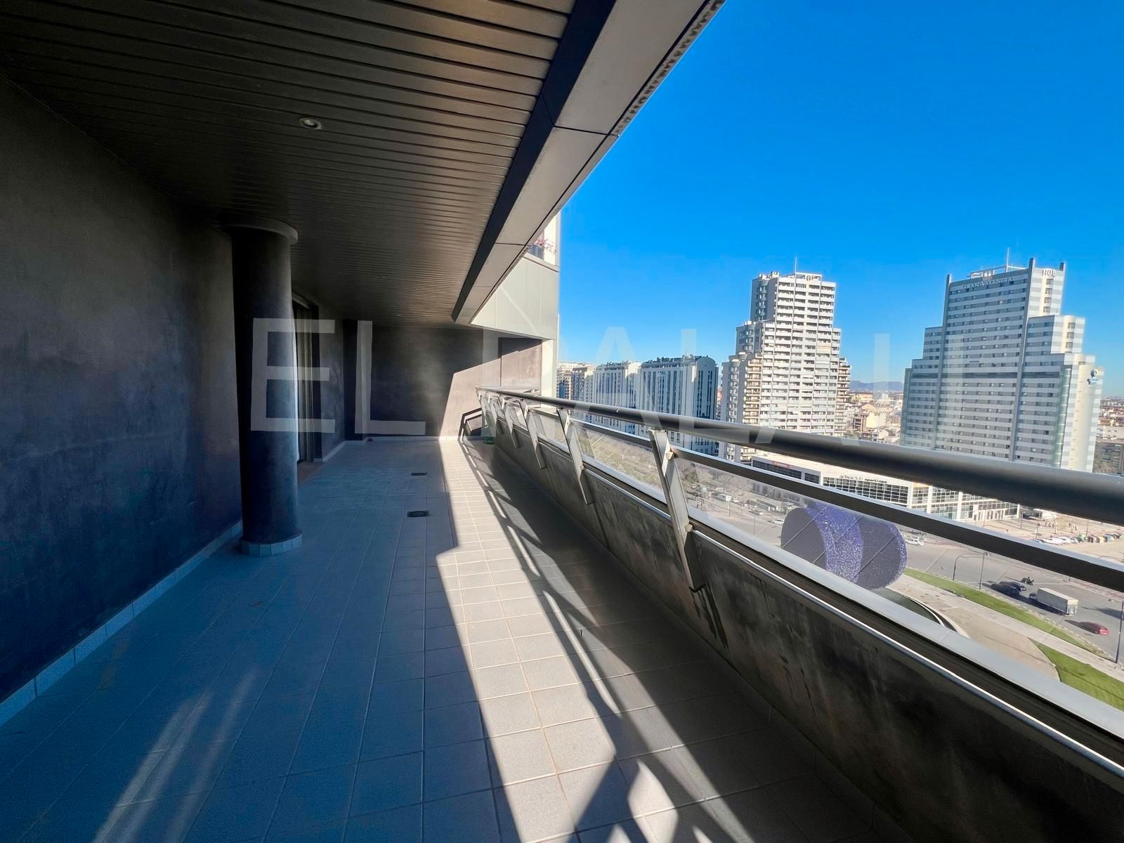 Terrace of Premises to rent in  Valencia Capital  with Air Conditioner and Terrace