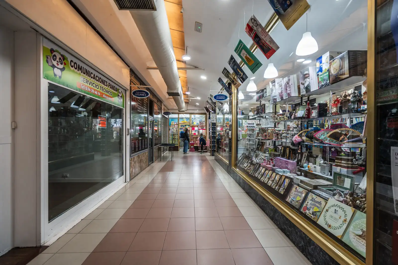 Local comercial en venda a Plaza de España 13, imagen 2