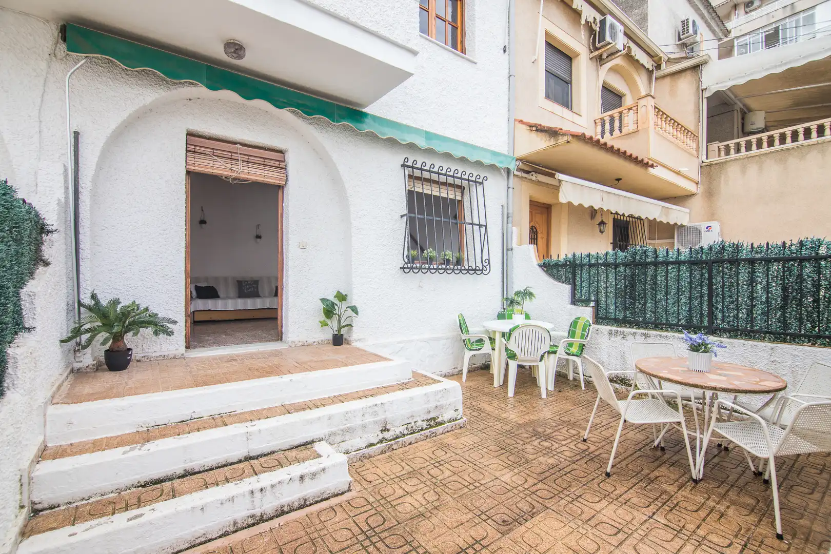 Vista exterior de Casa o xalet en venda en Santa Pola amb Terrassa, Moblat i Balcó