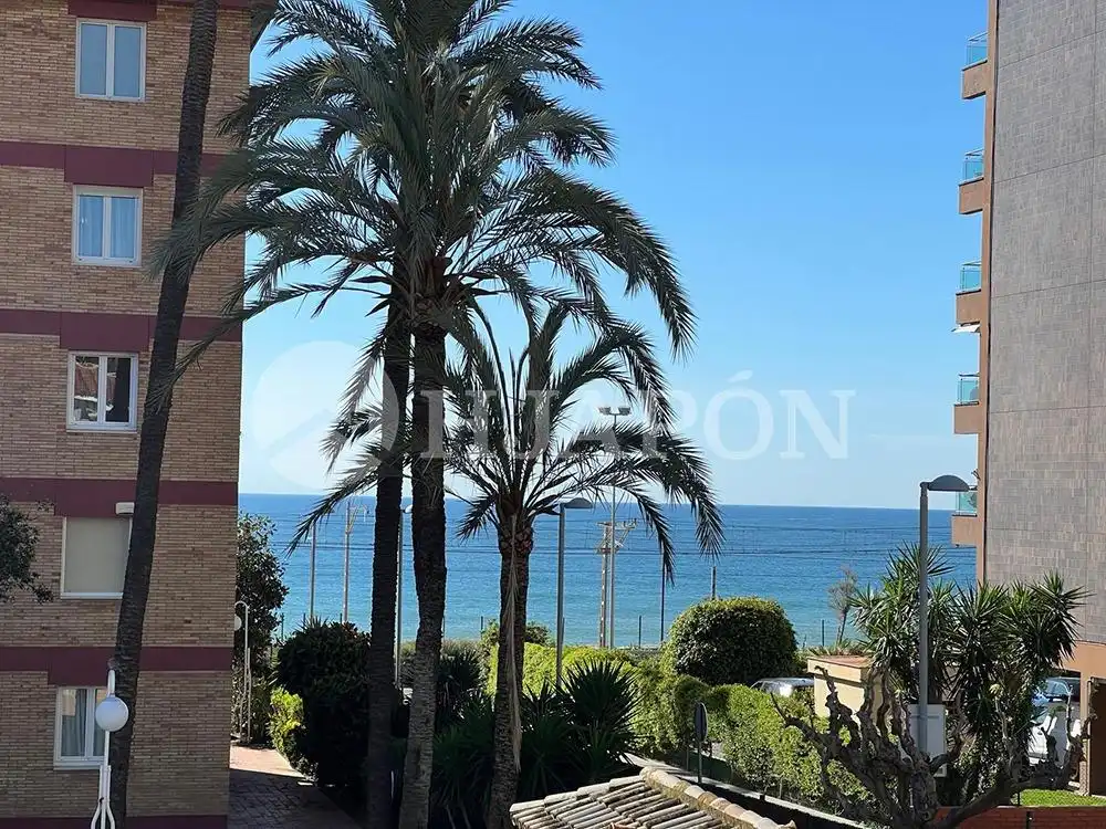 Vista exterior de Casa adosada de alquiler en Vilassar de Mar con Terraza y Piscina comunitaria