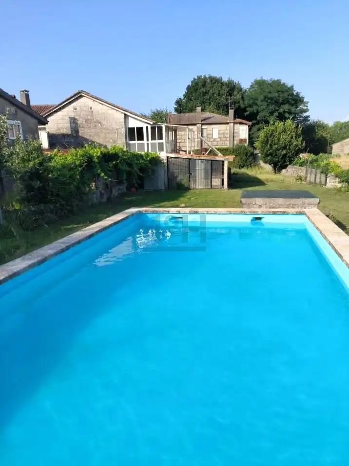 Piscina de Casa o xalet en venda en Coles amb Calefacció, Jardí privat i Traster