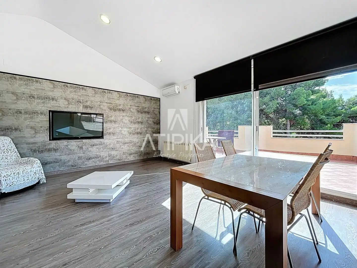 Sala de estar de Casa o chalet en venta en Sant Pere de Ribes con Aire acondicionado, Calefacción y Parquet