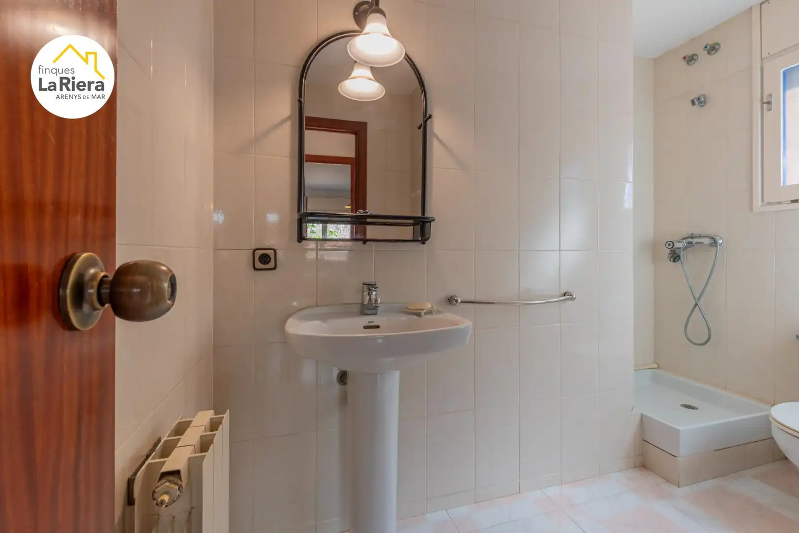 Bany de Casa o xalet en venda en Arenys de Munt amb Calefacció, Jardí privat i Piscina