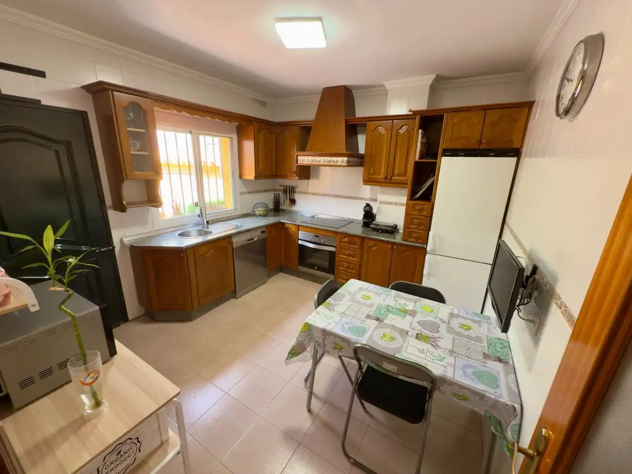 Cuina de Casa adosada en venda en Rincón de la Victoria amb Aire condicionat, Jardí privat i Traster