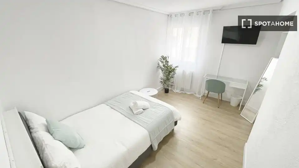 Bedroom of Apartments for share in Santander  with Air Conditioner, Heating and Terrace