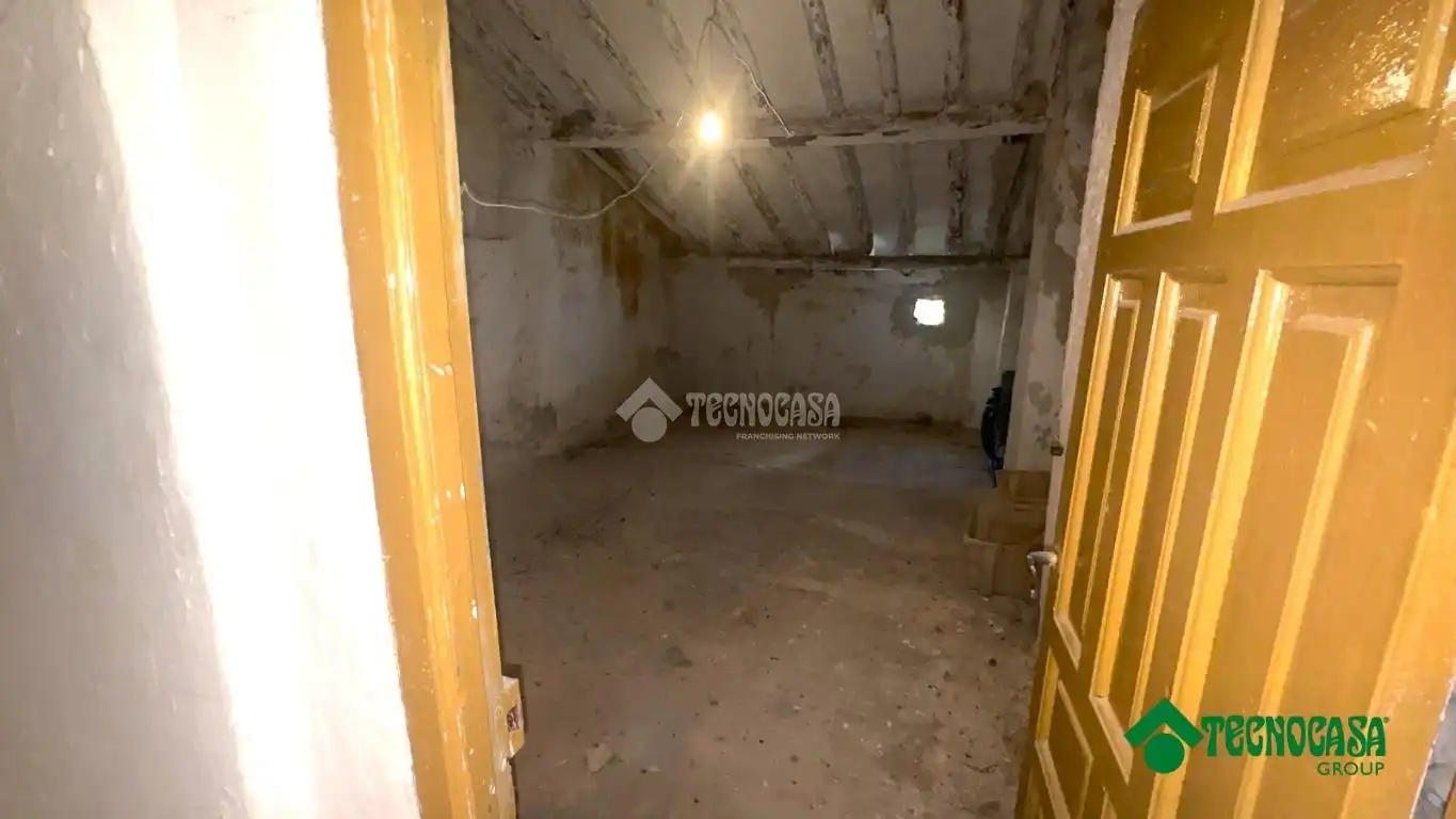 Casa adosada en venda a C. Constantino Alhambra, Villarejo de Fuentes