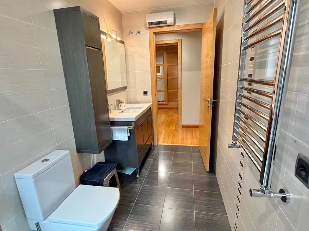 Bathroom of Flat for sale in Plasencia  with Air Conditioner, Terrace and Balcony