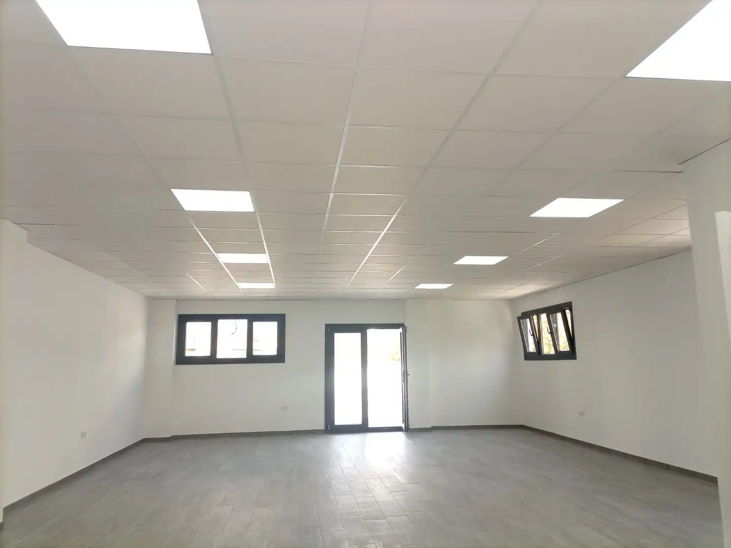 Gewerbefläche zur Miete in Avenida Marensotrum 15, imagen 3