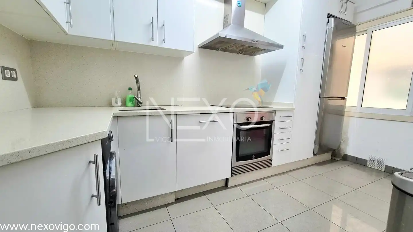 Flat for sale in Avenida da Gran Vía, O Castro