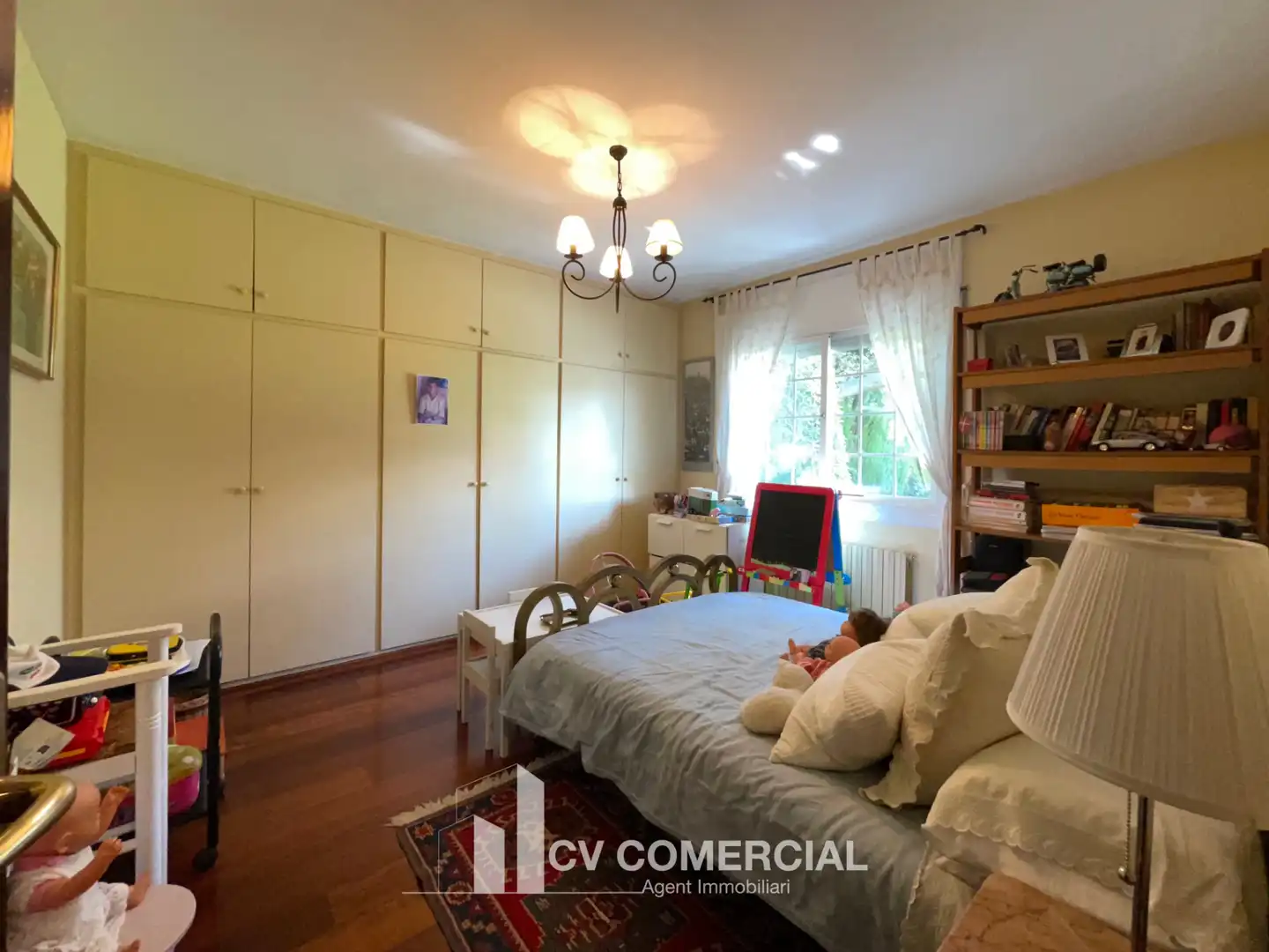 Dormitori de Casa o xalet en venda en Sant Cugat del Vallès amb Aire condicionat, Calefacció i Jardí privat