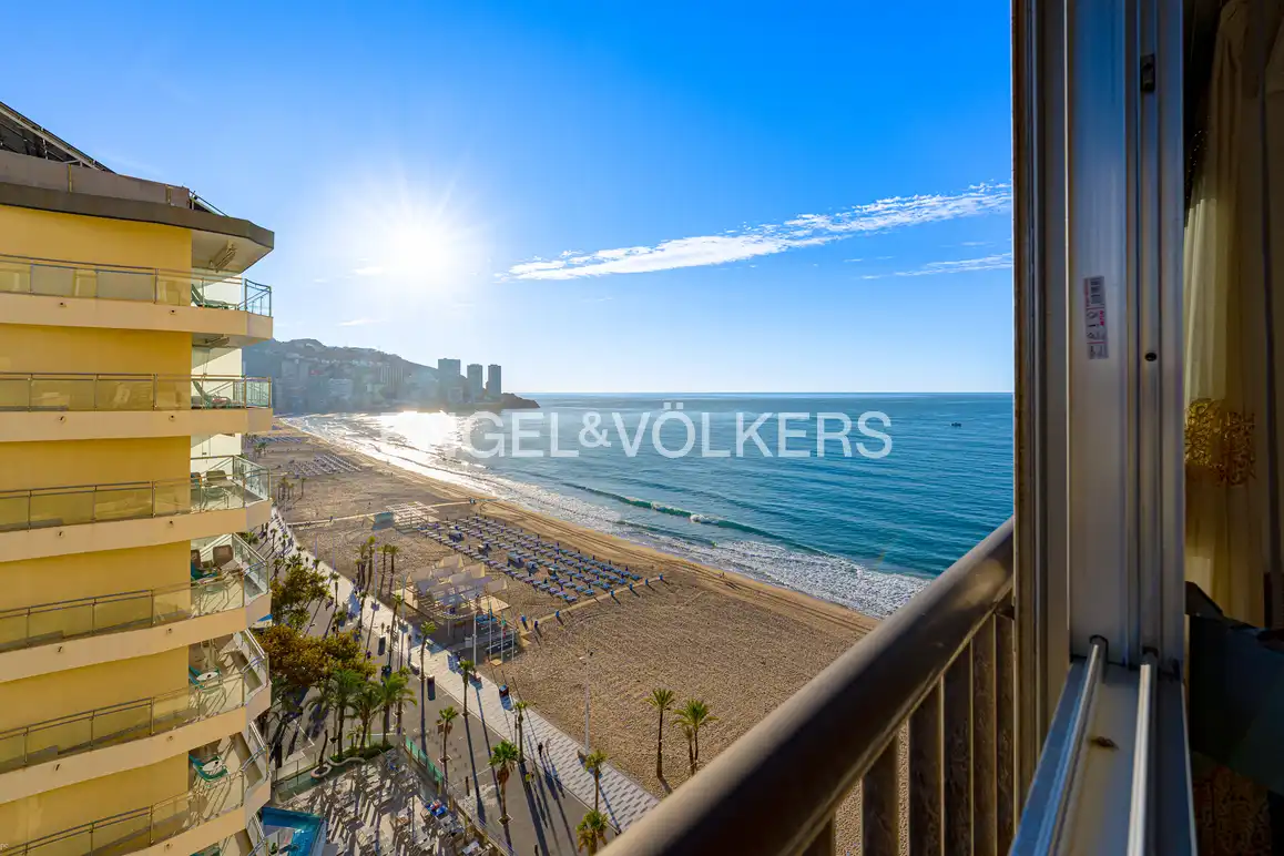 Exterior view of Study for sale in Playa Levante