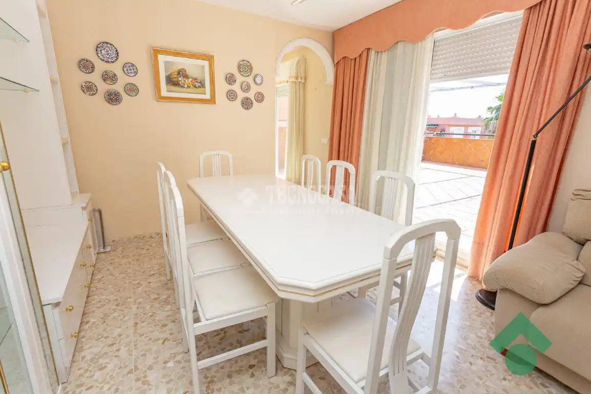 Comedor de Piso en venta en Algeciras con Amueblado y Piscina comunitaria