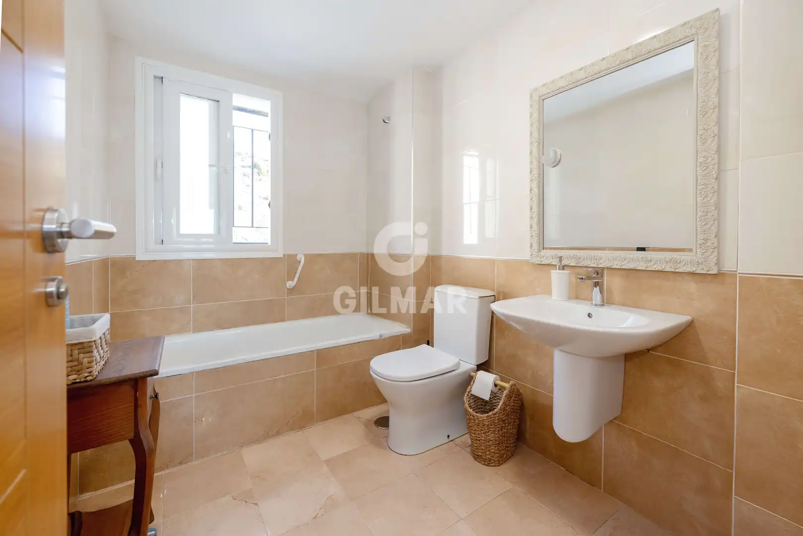 Bathroom of Attic for sale in Fuengirola  with Heating, Private garden and Storage room