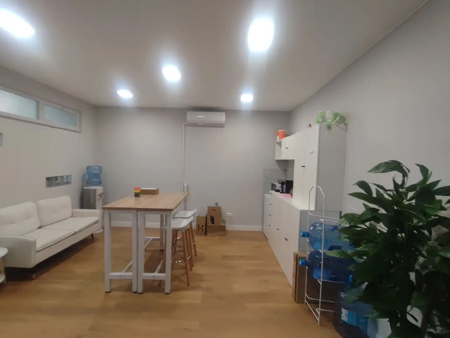 Büro zur Miete in Madrid mit Klimaanlage, Heizung und Möbliert