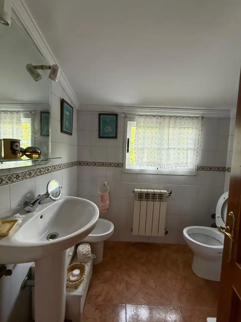 Bathroom of Houses for sale in Begonte  with Heating, Private garden and Terrace