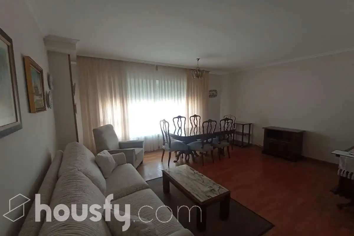 Living room of Flat for rent in Toledo  with Air Conditioner, Heating and Parquet flooring