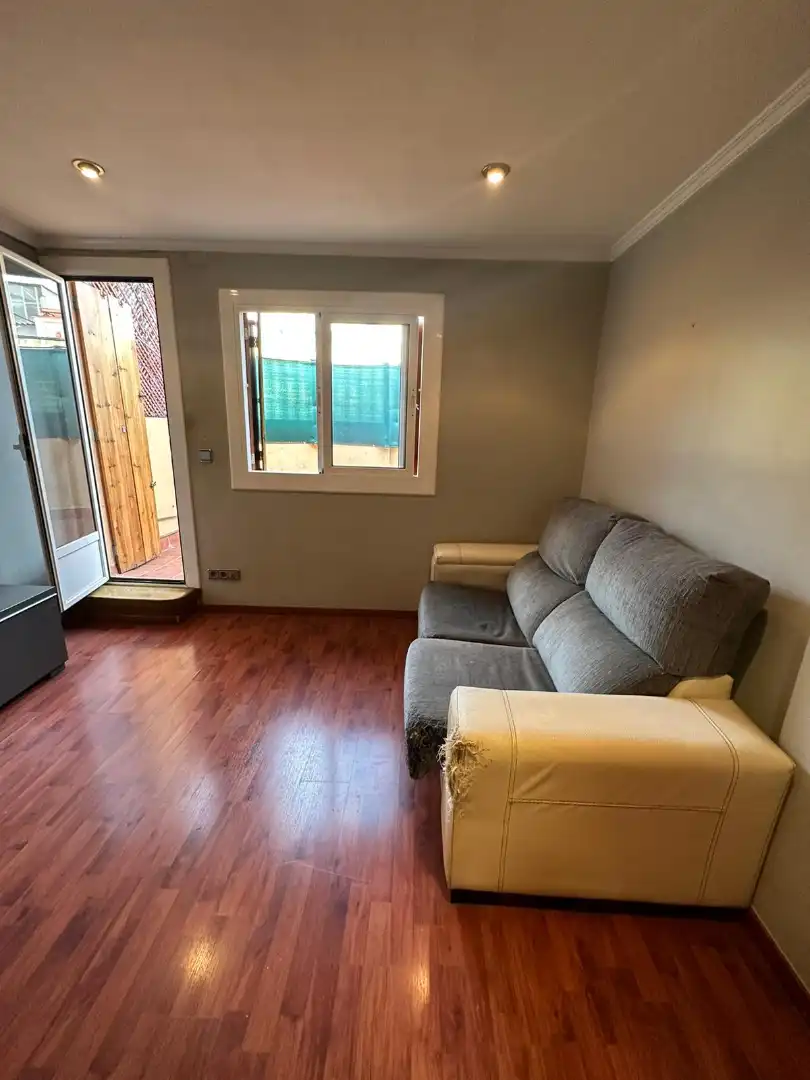 Living room of Attic for sale in L'Hospitalet de Llobregat  with Air Conditioner, Heating and Parquet flooring
