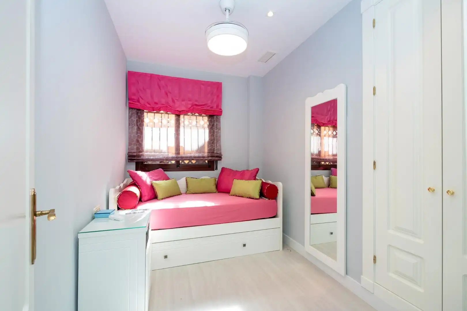 Schlafzimmer von Dachboden zum Verkauf in Motril mit Klimaanlage, Terrasse und Abstellraum