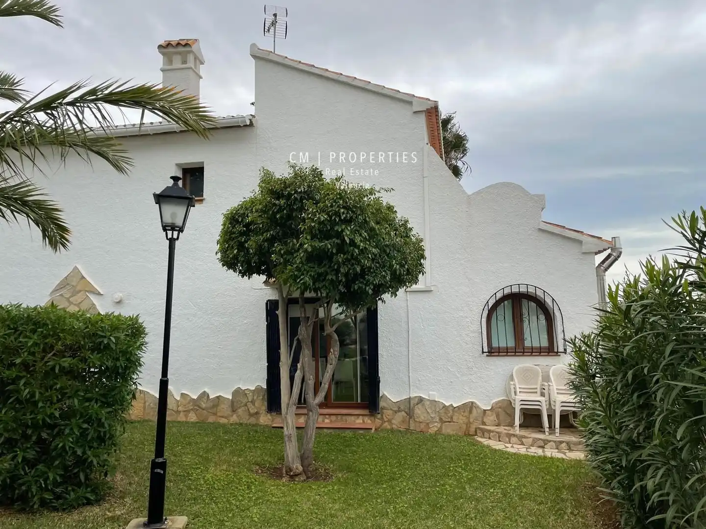 Casa adosada de alquiler en Roure, El Montgó